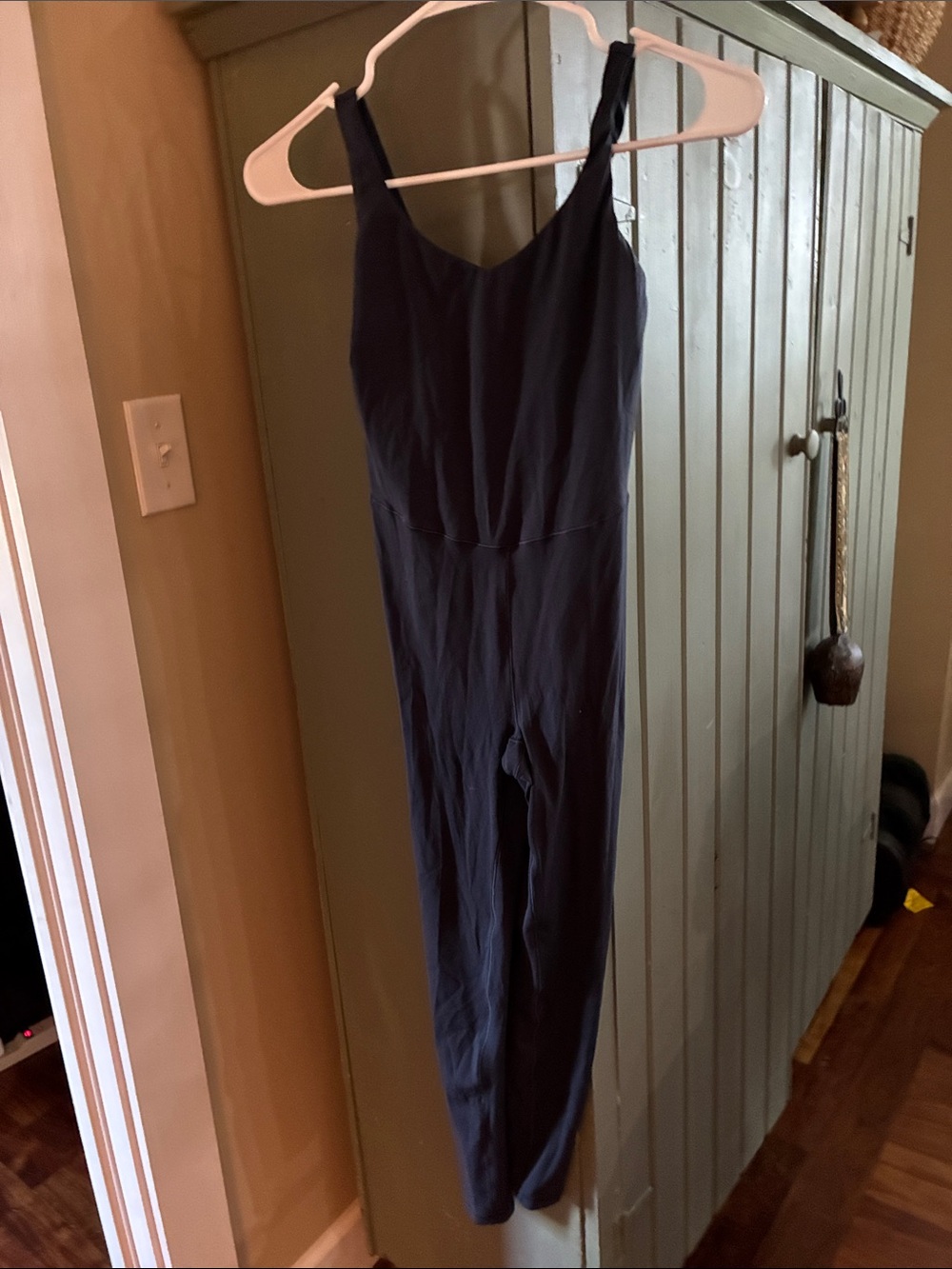 Women’s Black Sleeveless Slim Jumpsuit